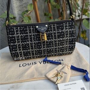 Louis Vuitton Beaded Pochette Tirette Limited Edition Shoulder Bag